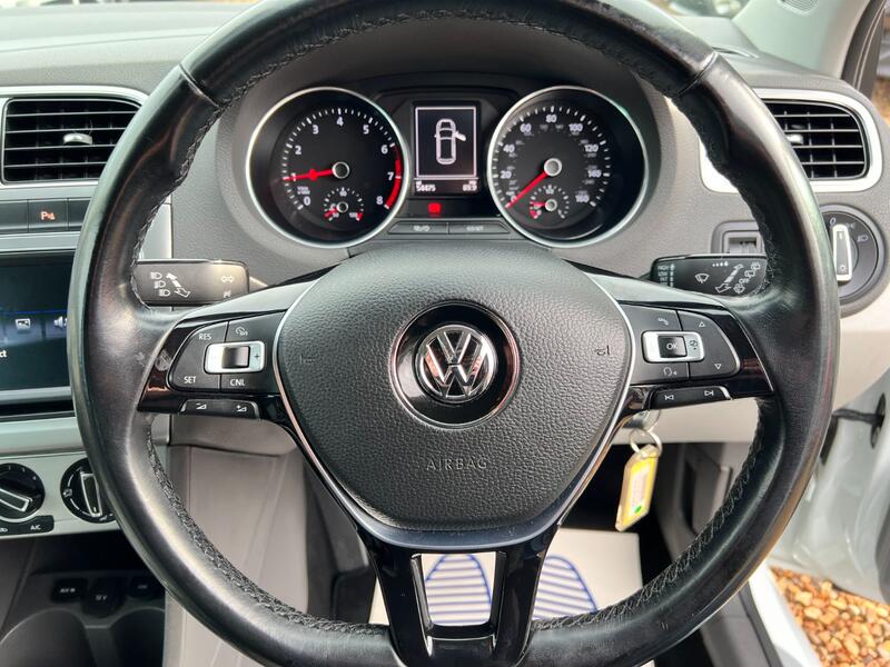 VOLKSWAGEN POLO 1.2 TSI R-Line  2017