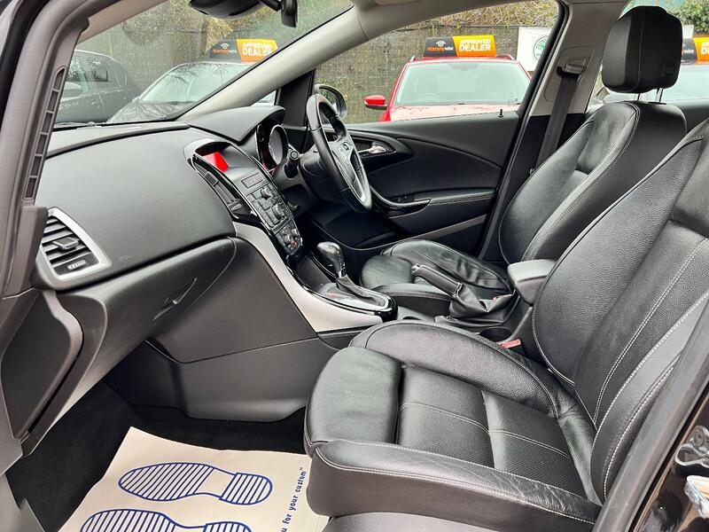 VAUXHALL ASTRA 1.6 i Elite  2015