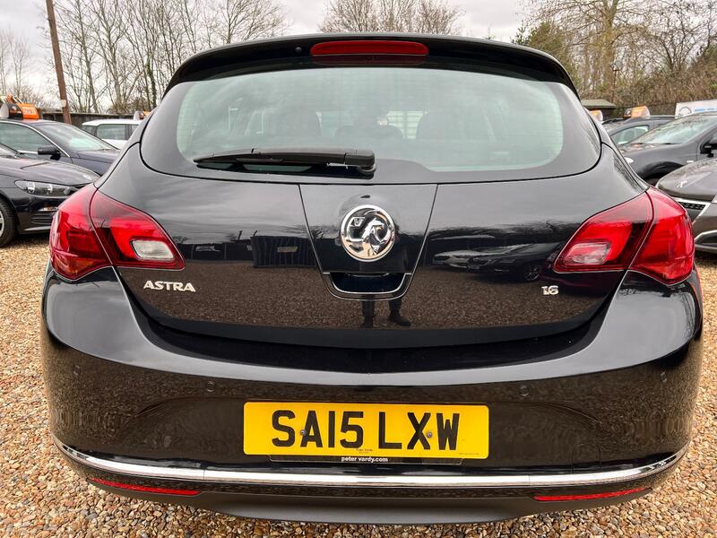 VAUXHALL ASTRA 1.6 i Elite  2015