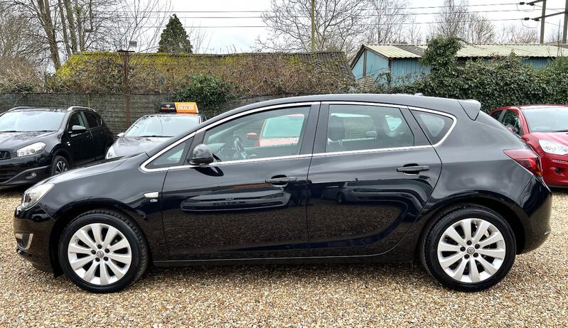 VAUXHALL ASTRA 1.6 i Elite  2015