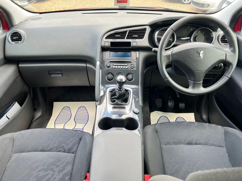 PEUGEOT 3008 2.0 HDi Active  2012