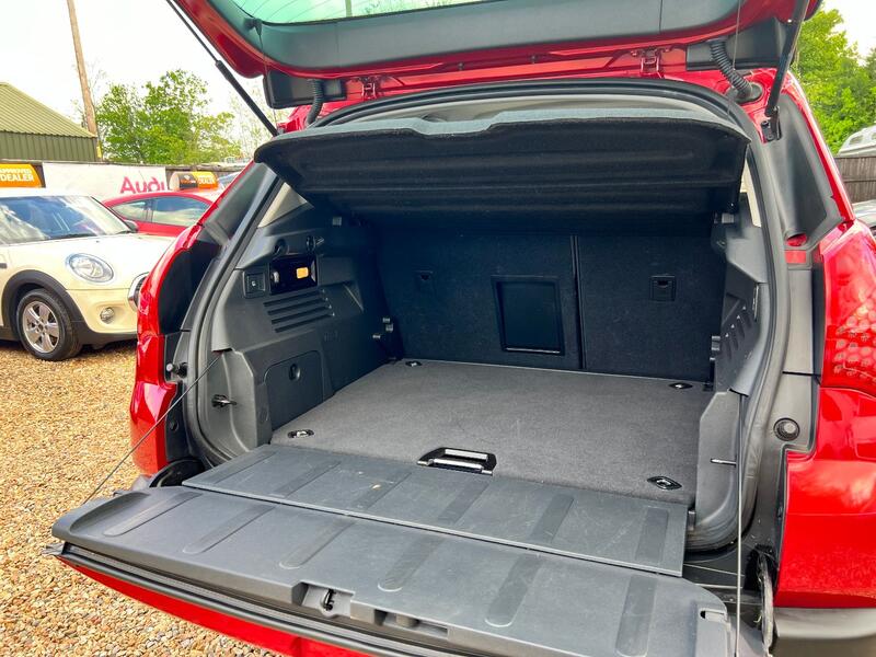 PEUGEOT 3008 2.0 HDi Active  2012