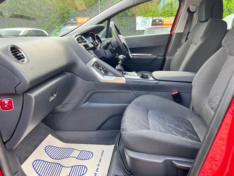 PEUGEOT 3008 2.0 HDi Active  2012