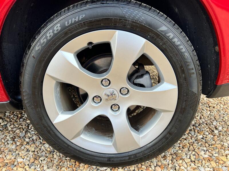 PEUGEOT 3008 2.0 HDi Active  2012