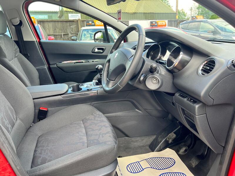 PEUGEOT 3008 2.0 HDi Active  2012