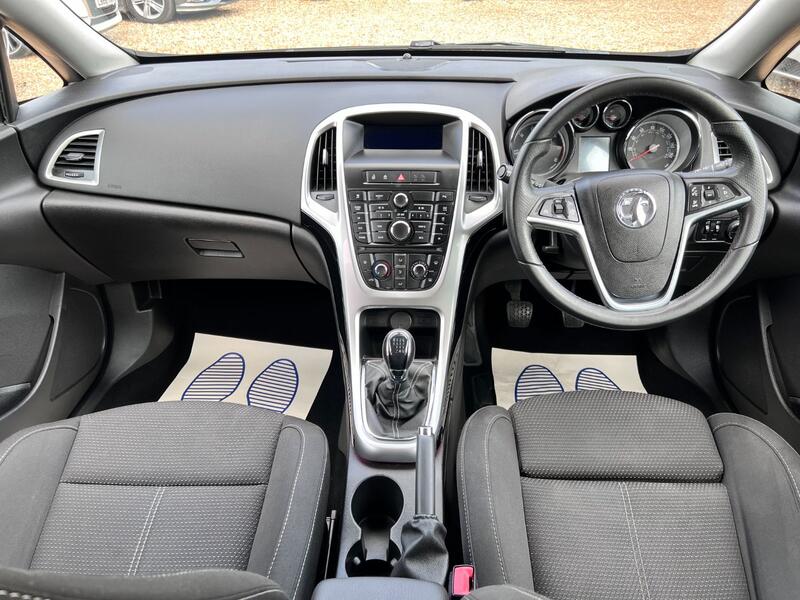 VAUXHALL ASTRA 2.0 CDTi SRi 2013