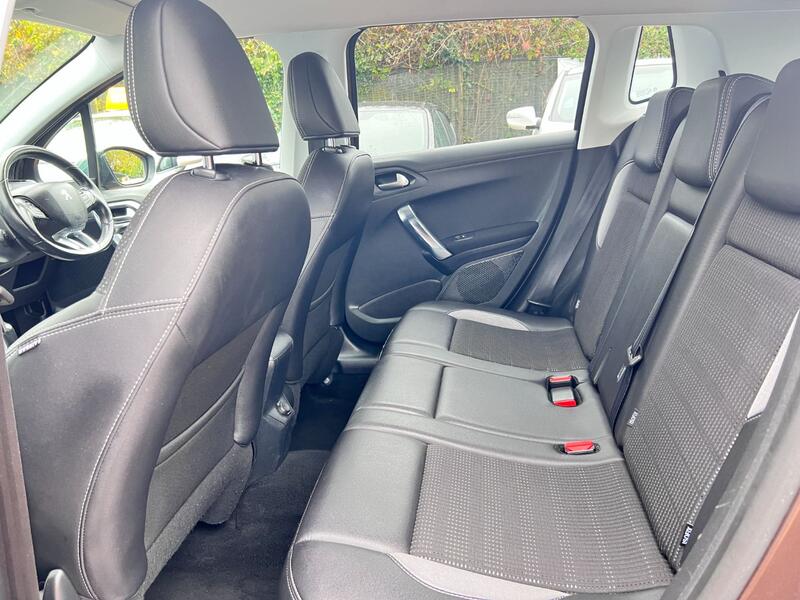 PEUGEOT 2008 1.6 e-HDi Allure 2014