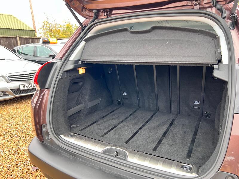 PEUGEOT 2008 1.6 e-HDi Allure 2014