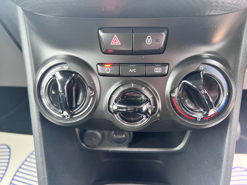 PEUGEOT 208 1.2 PureTech Signature 2018
