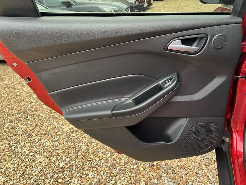 FORD FOCUS 1.0 T EcoBoost Titanium X 2014