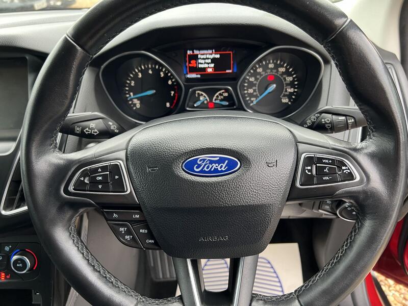 FORD FOCUS 1.0 T EcoBoost Titanium X 2014