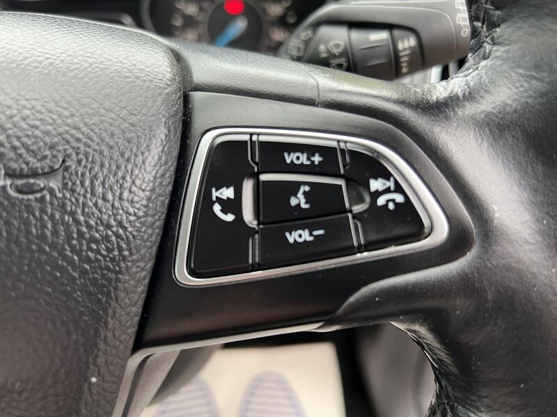 FORD FOCUS 1.0 T EcoBoost Titanium X 2014
