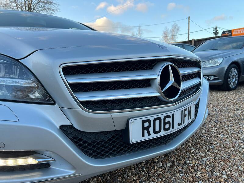 MERCEDES-BENZ CLS 3.0 CLS350 CDI V6 BlueEfficiency 2011