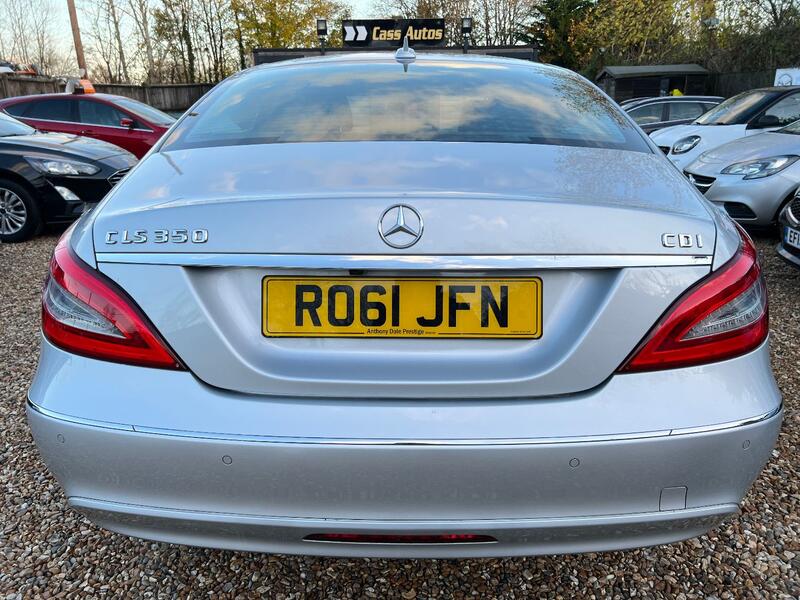 MERCEDES-BENZ CLS 3.0 CLS350 CDI V6 BlueEfficiency 2011