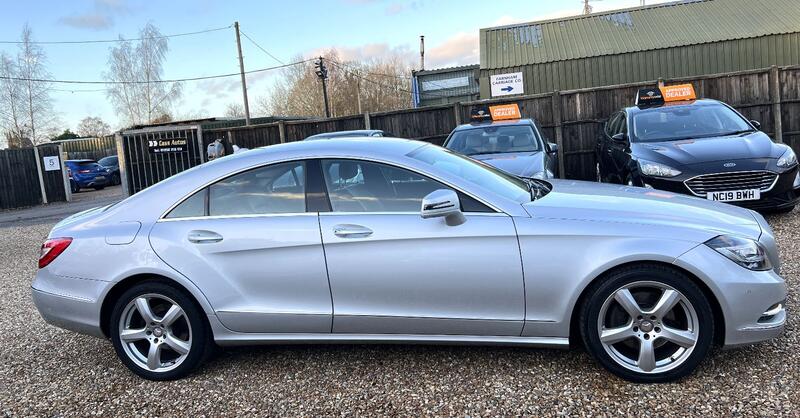 MERCEDES-BENZ CLS 3.0 CLS350 CDI V6 BlueEfficiency 2011