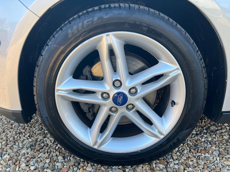 FORD FOCUS 1.5 T EcoBoost Titanium 2017