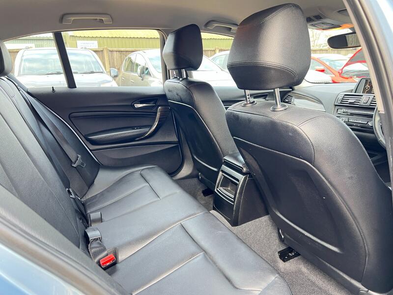 BMW 1 SERIES 2.0 118d SE Sport 5-door 2012