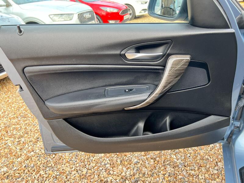 BMW 1 SERIES 2.0 118d SE Sport 5-door 2012