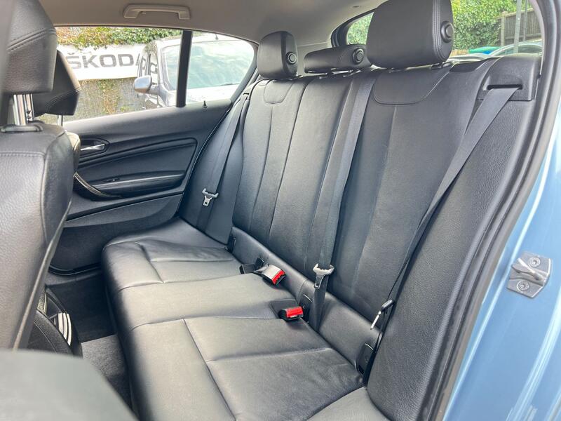BMW 1 SERIES 2.0 118d SE Sport 5-door 2012