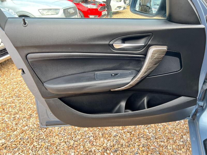 BMW 1 SERIES 2.0 118d SE Sport 5-door 2012