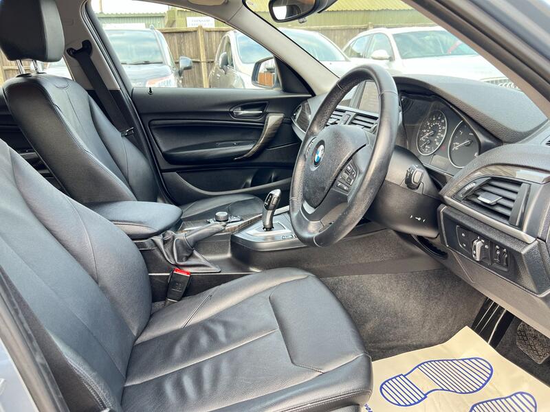 BMW 1 SERIES 2.0 118d SE Sport 5-door 2012