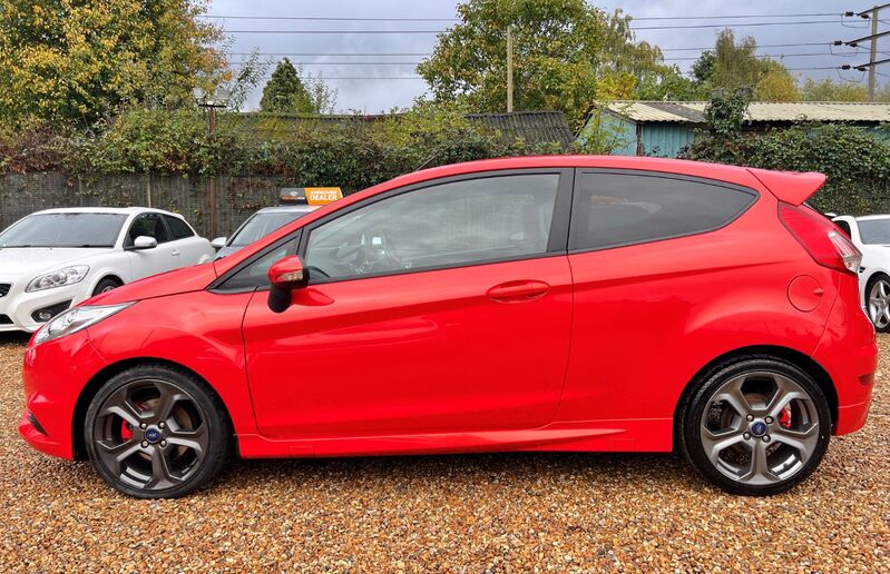 FORD FIESTA 1.6  1.6T EcoBoost ST-2 2016