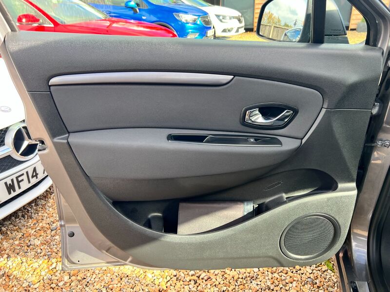 RENAULT SCENIC 1.5 DCI Energy Limited 2015