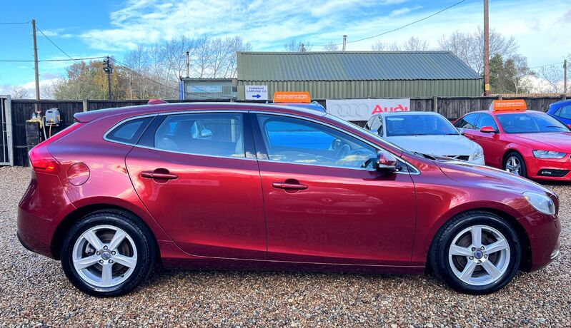 VOLVO V40 1.6 D2 SE Nav  * NOW SOLD * 2013