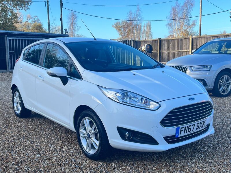 FORD FIESTA 1.2 Zetec * LOW MILES + NAV * 2017