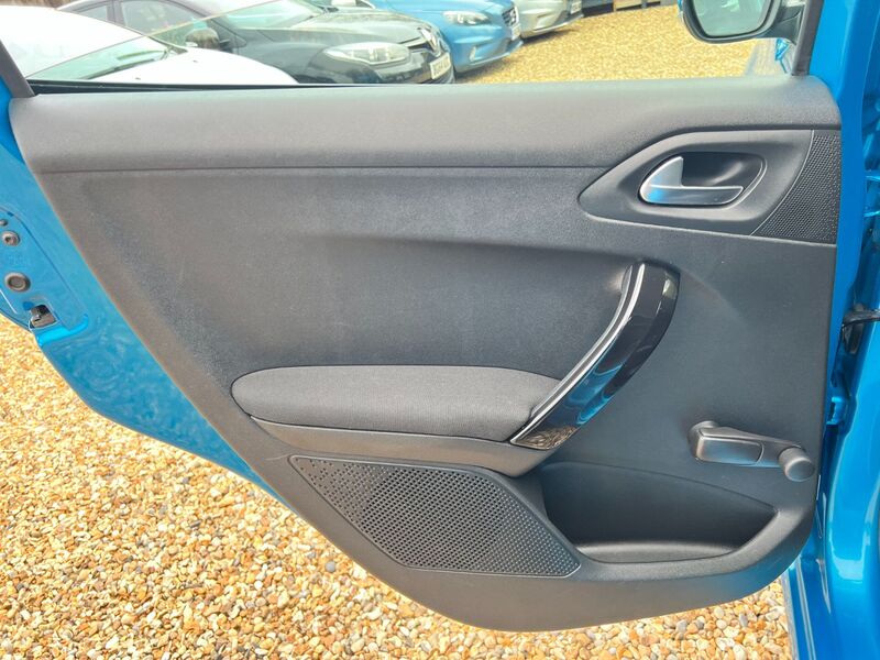 PEUGEOT 208 1.0 VTi Active  * IDEAL FIRST CAR * 2013