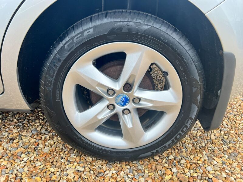 FORD FOCUS 1.6 TDCI Zetec 2010