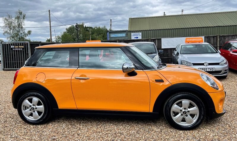 MINI HATCH COOPER 1.5  * LOW MILES + HIGH SPEC * 2015