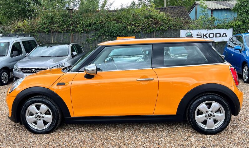 MINI HATCH COOPER 1.5  * LOW MILES + HIGH SPEC * 2015