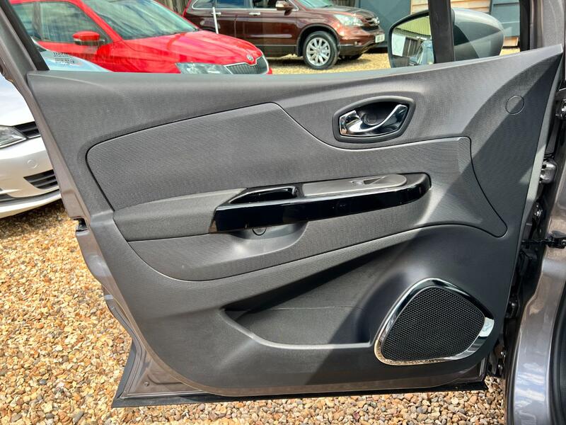 RENAULT CAPTUR 1.5 DCI Energy  * LOW MILES * 2014
